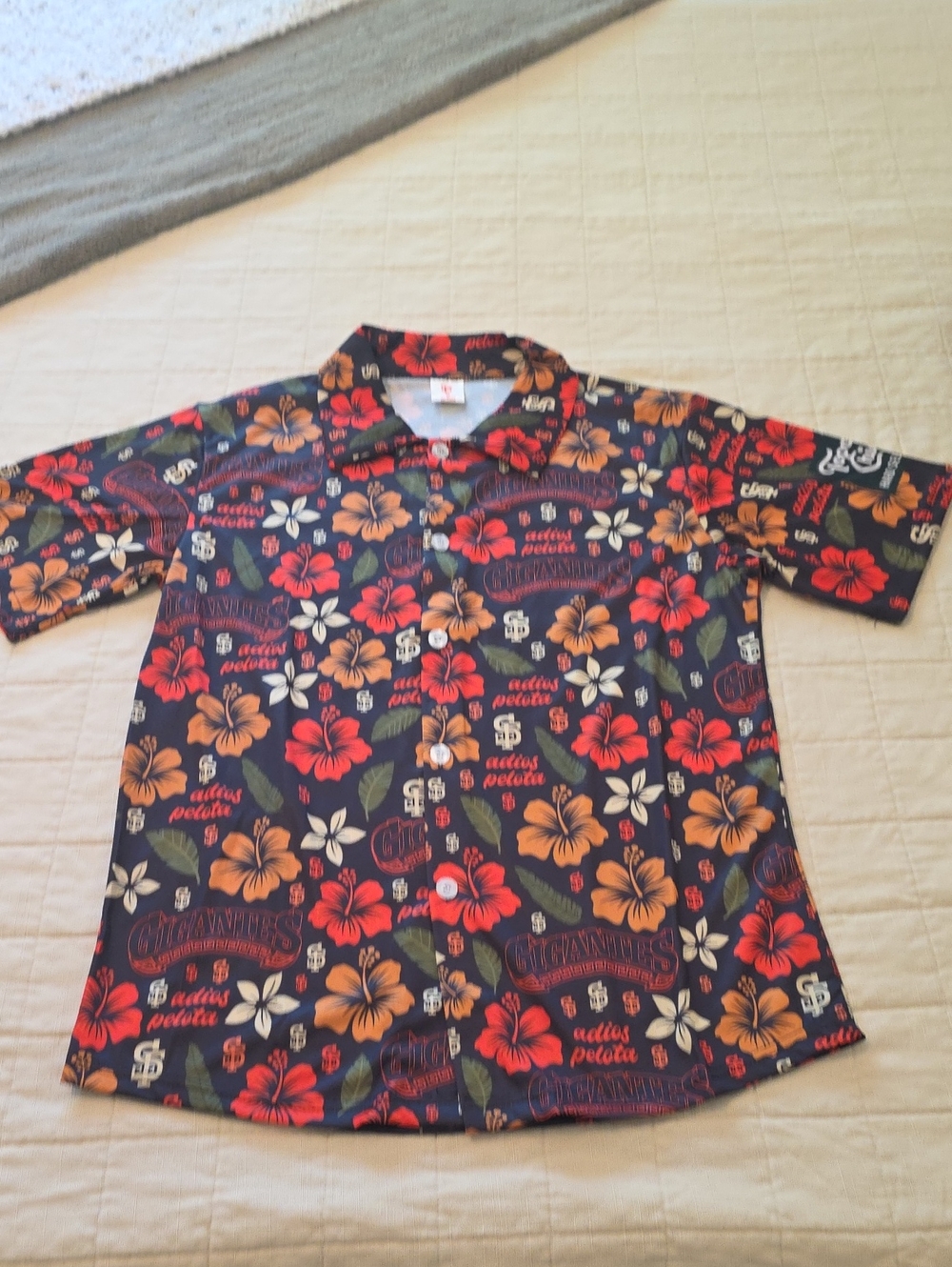 San Francisco Giants MLB Gigantes Hawaiian Floral Short-Sleeve Button-Up Shirt M